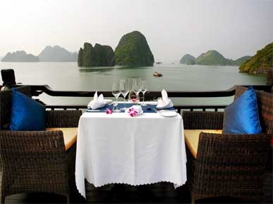 YOUR’S HOLIDAY IN HALONG BAY WITH US